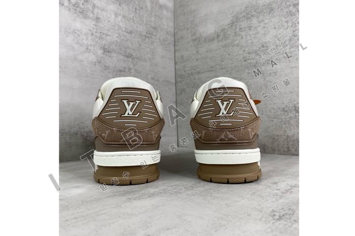���̺���  ���� Ʈ���̳� ����Ŀ��  YF2032 ��