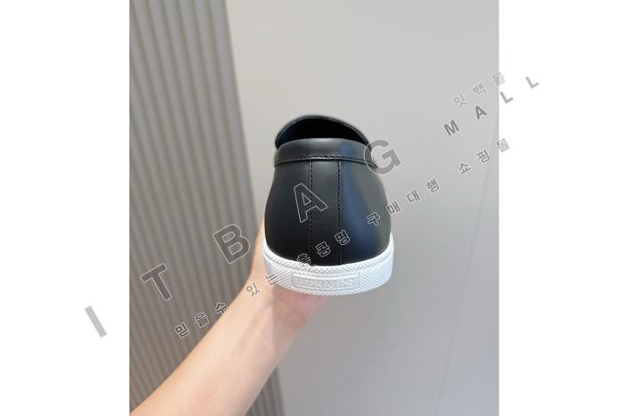 �����޽� Ignacio ����  YF6935 ��
