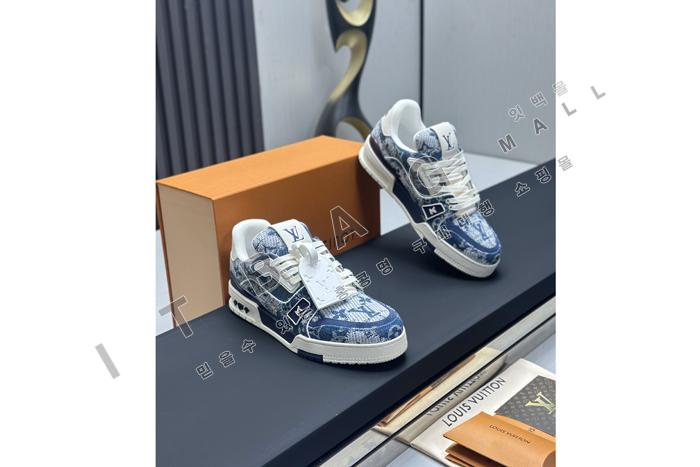 ���̺��� ���� Ʈ���̳� ����Ŀ�� SP4942 ��