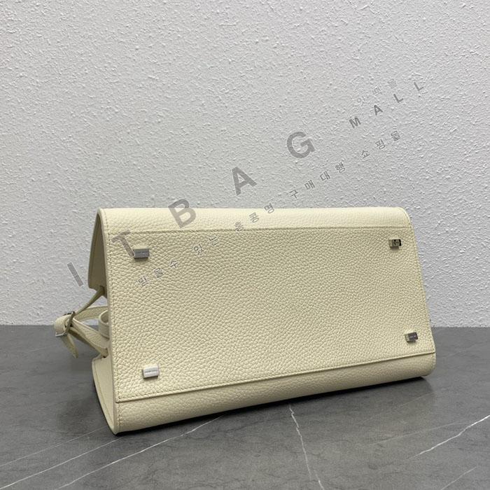 �� �ο�  ����  12�� TR7532  25/�Ż�  ����ǰX