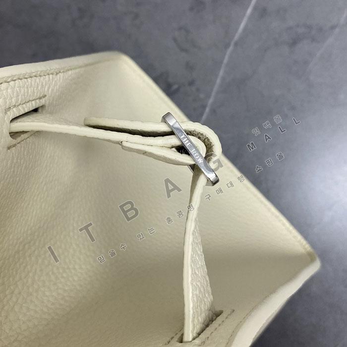 �� �ο�  ����  12�� TR7532  25/�Ż�  ����ǰX