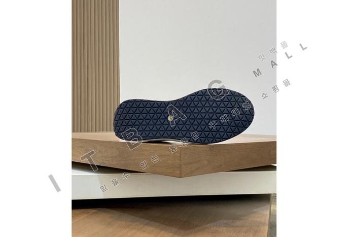 ���̺��� ���� ����Ŀ�� YF6805-1 ��