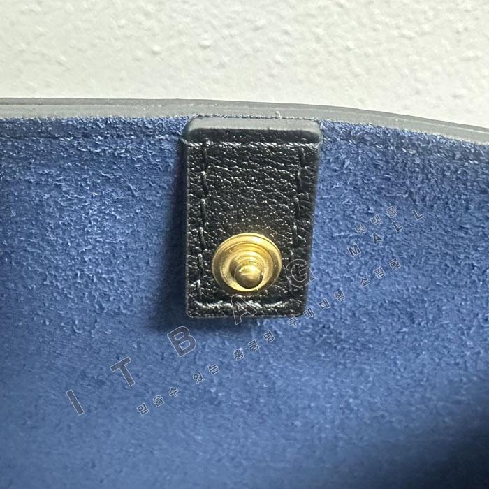 ������ ���� ť�� ��  124182-1   25/�Ż�    ����ǰX