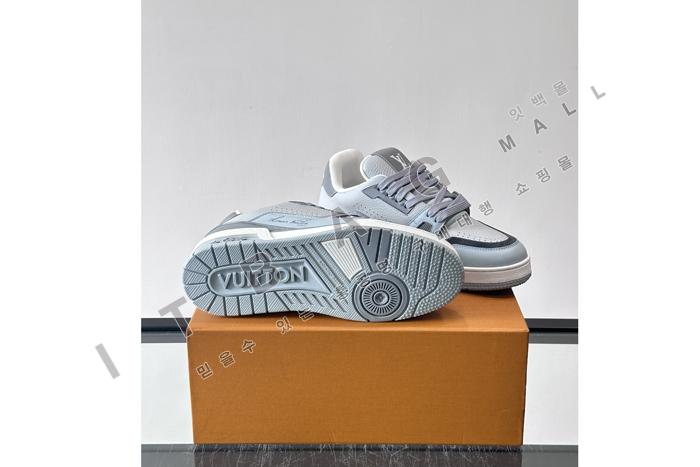 ���̺��� Ʈ���̳� ����Ŀ�� YF0362 ��
