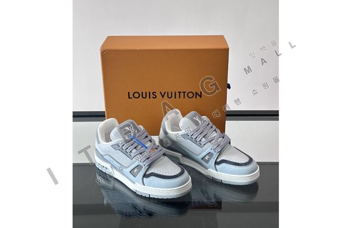 ���̺��� Ʈ���̳� ����Ŀ�� YF0362 ��