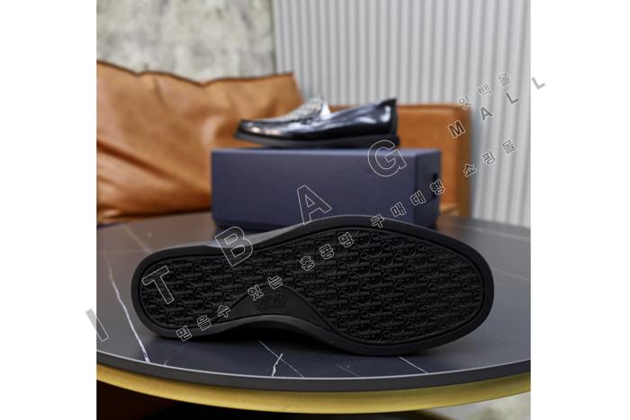 ���  ���� ����  MYB4609