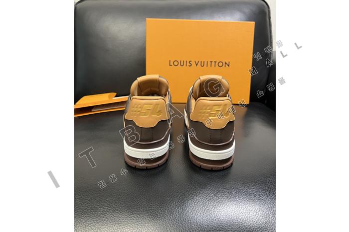 ���̺��� ���� Ʈ���̳� ����Ŀ�� YF9403 ��