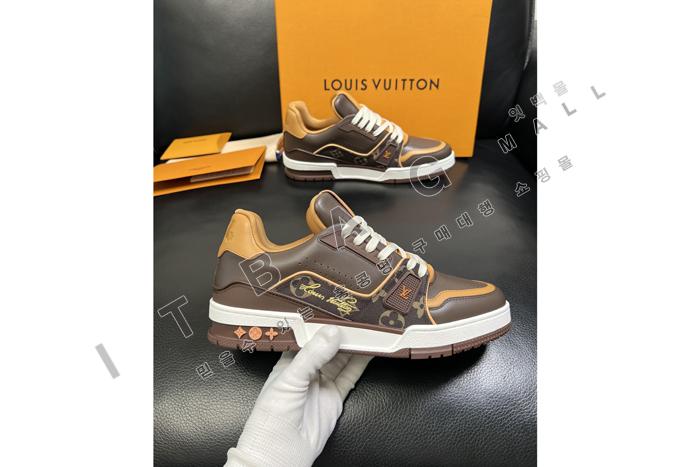 ���̺��� ���� Ʈ���̳� ����Ŀ�� YF9403 ��
