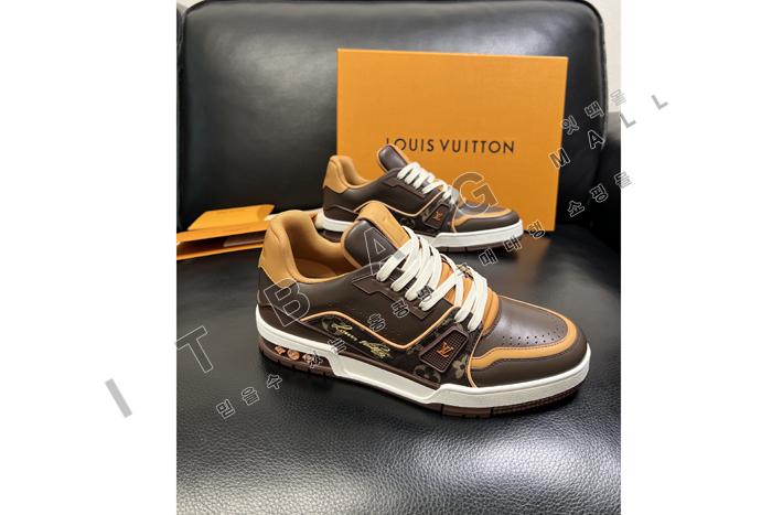 ���̺��� ���� Ʈ���̳� ����Ŀ�� YF9403 ��