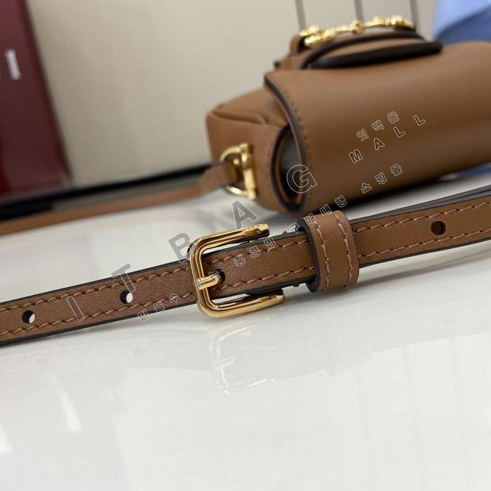 ���� Ȧ���� �̴� ũ�ν���  851620-1   25/�Ż�