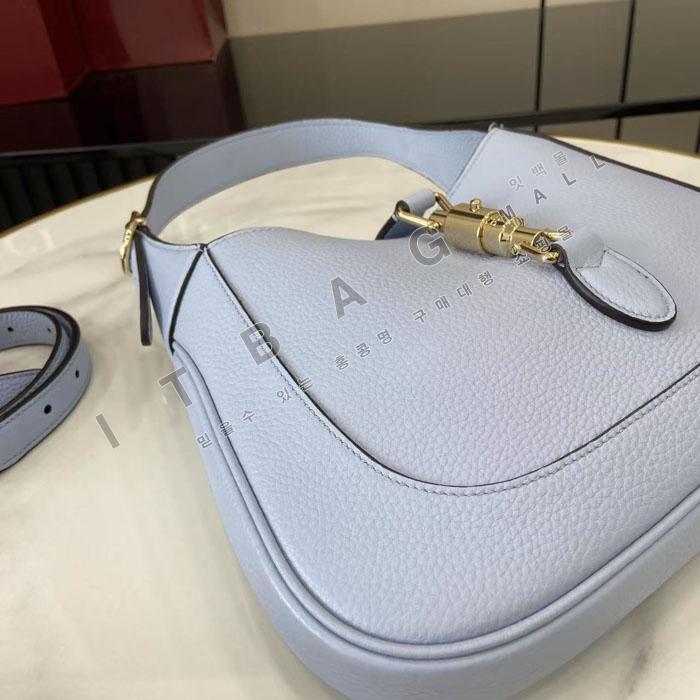 ���� ��Ű 1961  ���� ����� 810232-6     25/�Ż�