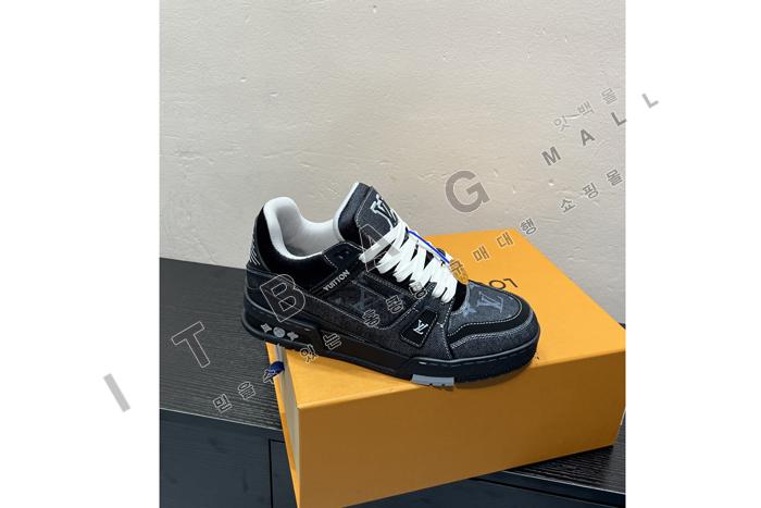 ���̺���  ���� Ʈ���̳� ����Ŀ�� YF4067 ��