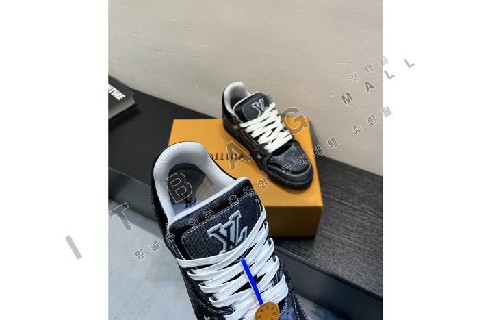 ���̺���  ���� Ʈ���̳� ����Ŀ�� YF4067 ��