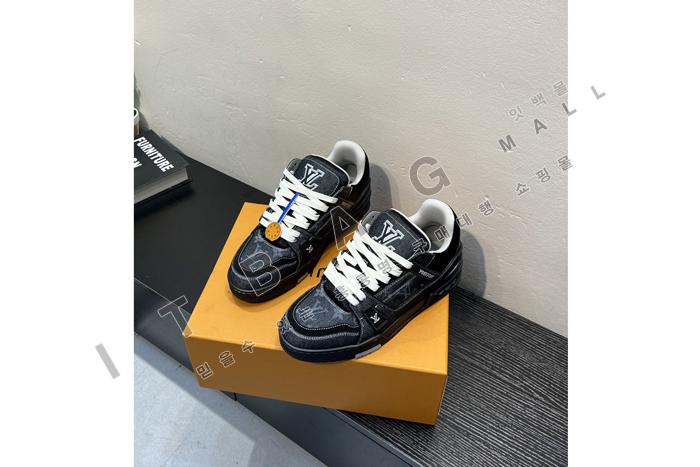 ���̺���  ���� Ʈ���̳� ����Ŀ�� YF4067 ��
