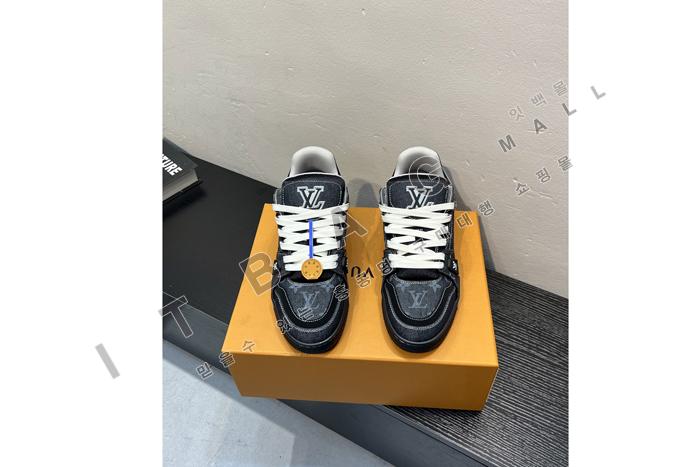 ���̺���  ���� Ʈ���̳� ����Ŀ�� YF4067 ��