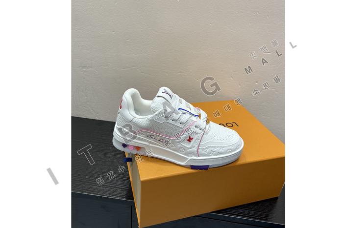���̺��� ���� Ʈ���̳� ����Ŀ�� YF4070 ��