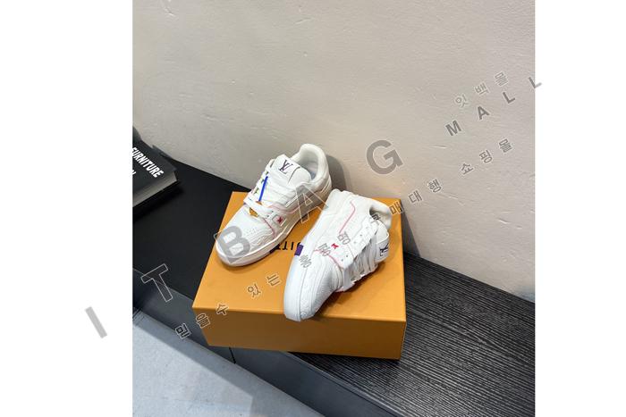 ���̺��� ���� Ʈ���̳� ����Ŀ�� YF4070 ��