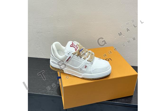 ���̺��� ���� Ʈ���̳� ����Ŀ�� YF4071 ��