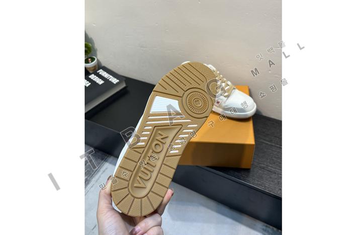 ���̺��� ���� Ʈ���̳� ����Ŀ�� YF4071 ��