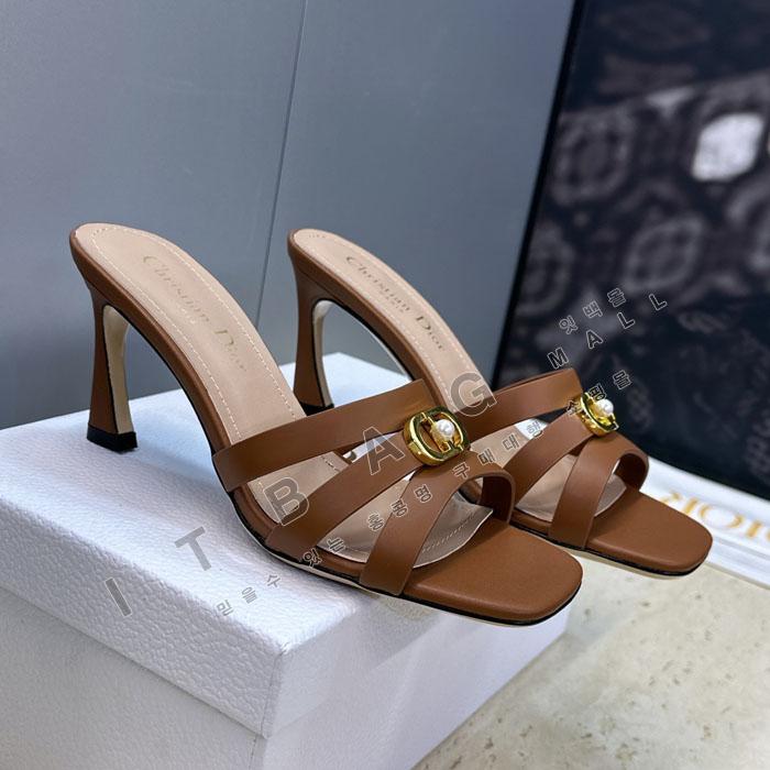 ��� �� Ŭ�� ����  YIBU3177   26/�Ż�  8CM