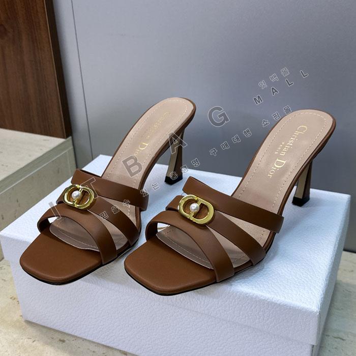��� �� Ŭ�� ����  YIBU3177   26/�Ż�  8CM