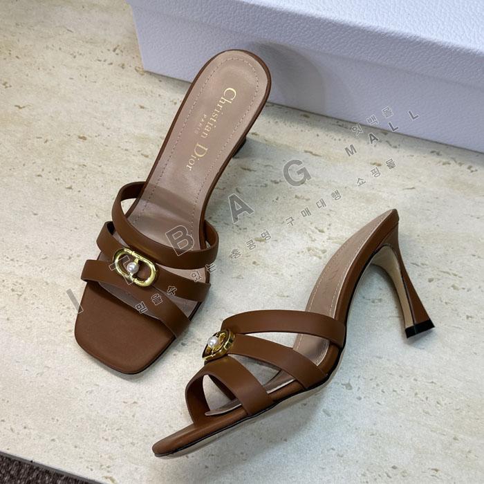��� �� Ŭ�� ����  YIBU3177   26/�Ż�  8CM