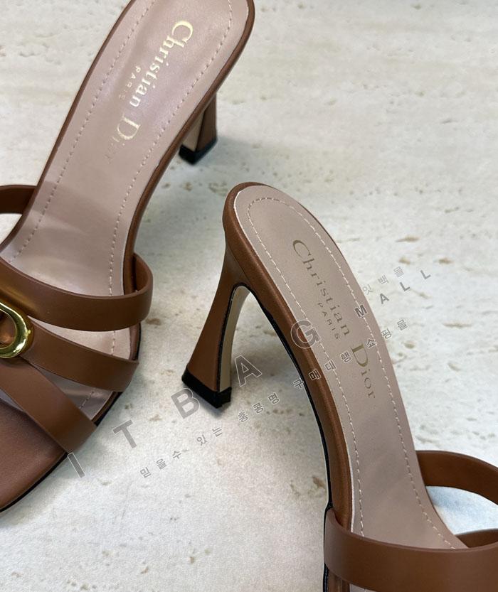 ��� �� Ŭ�� ����  YIBU3177   26/�Ż�  8CM