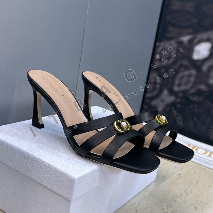 ��� �� Ŭ�� ����  YIBU3177-3   26/�Ż�  8CM  2�÷�