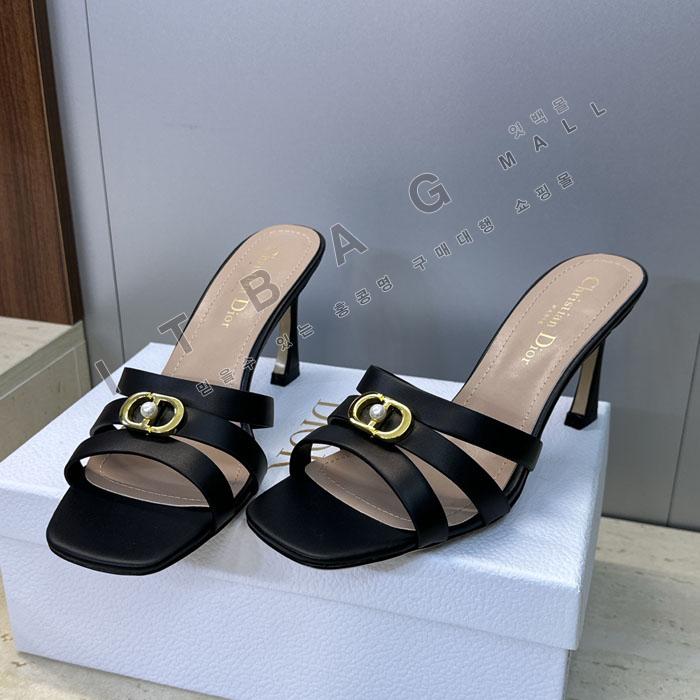 ��� �� Ŭ�� ����  YIBU3177-3   26/�Ż�  8CM  2�÷�