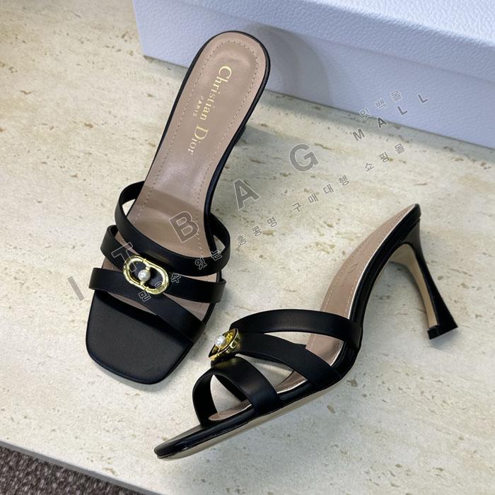 ��� �� Ŭ�� ����  YIBU3177-3   26/�Ż�  8CM  2�÷�
