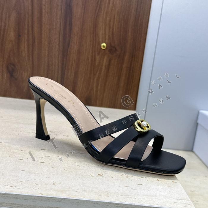 ��� �� Ŭ�� ����  YIBU3177-3   26/�Ż�  8CM  2�÷�
