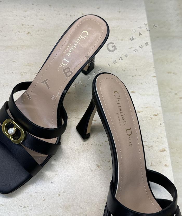 ��� �� Ŭ�� ����  YIBU3177-3   26/�Ż�  8CM  2�÷�