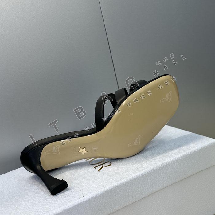 ��� �� Ŭ�� ����  YIBU3177-3   26/�Ż�  8CM  2�÷�
