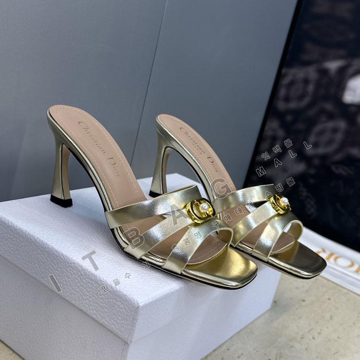 ��� �� Ŭ�� ����  YIBU3177-3   26/�Ż�  8CM  2�÷�