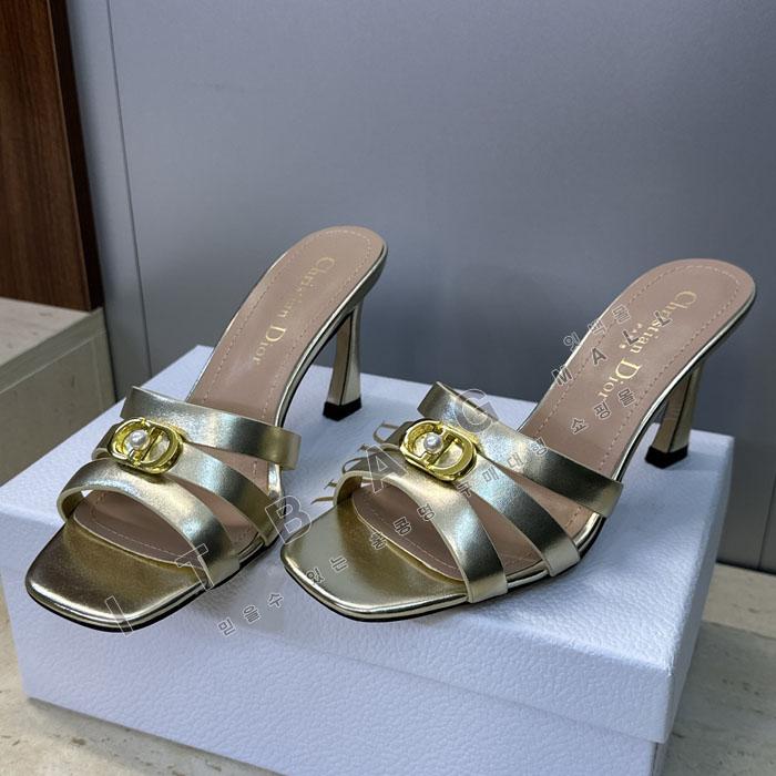 ��� �� Ŭ�� ����  YIBU3177-3   26/�Ż�  8CM  2�÷�