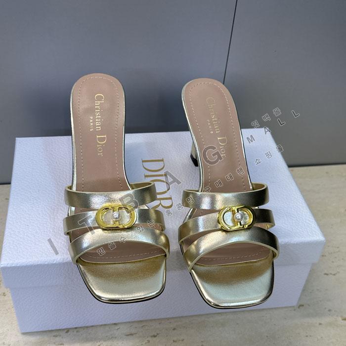 ��� �� Ŭ�� ����  YIBU3177-3   26/�Ż�  8CM  2�÷�