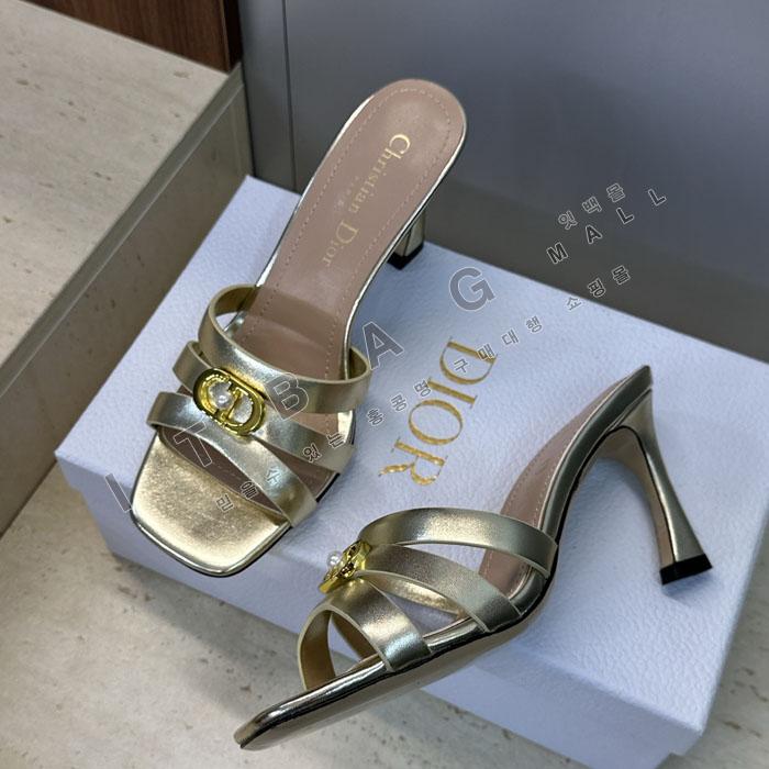 ��� �� Ŭ�� ����  YIBU3177-3   26/�Ż�  8CM  2�÷�