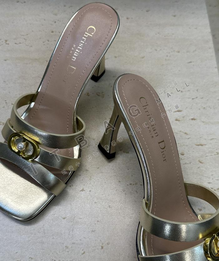 ��� �� Ŭ�� ����  YIBU3177-3   26/�Ż�  8CM  2�÷�