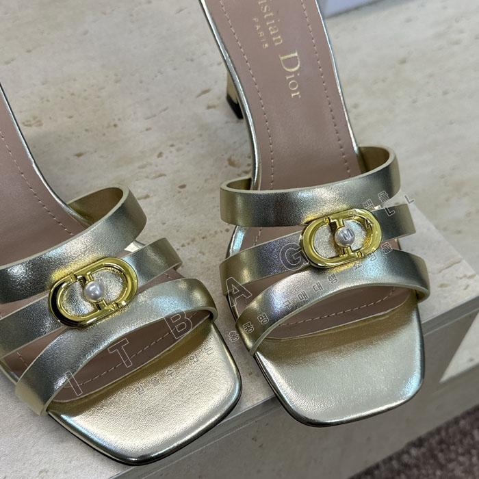 ��� �� Ŭ�� ����  YIBU3177-3   26/�Ż�  8CM  2�÷�