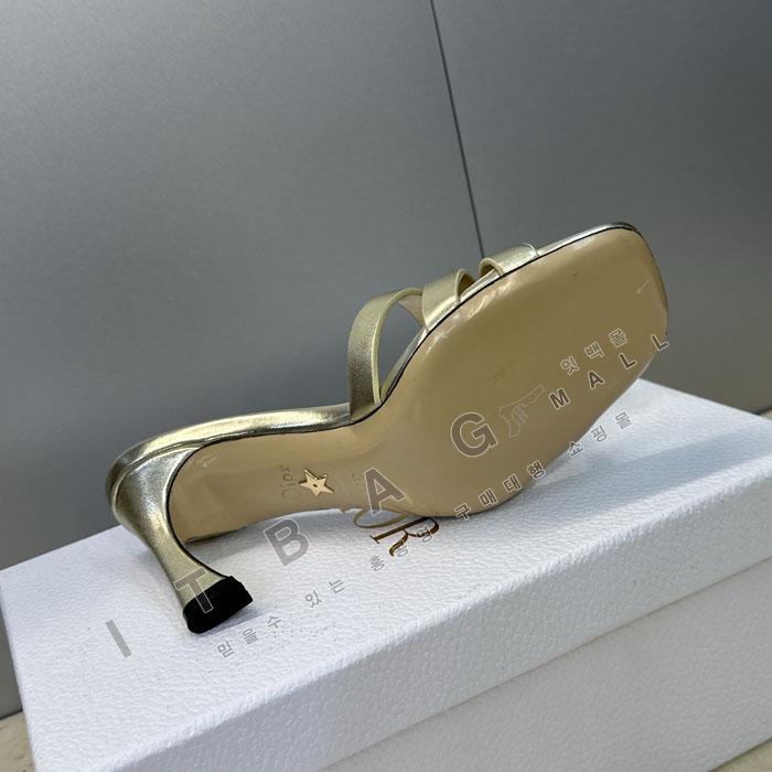 ��� �� Ŭ�� ����  YIBU3177-3   26/�Ż�  8CM  2�÷�