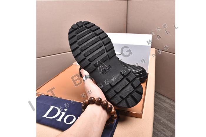 ���  ���� ����  MYB1653
