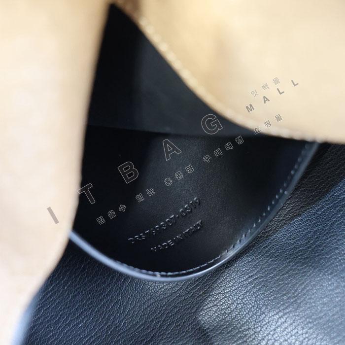 �Ի��ζ� CASSANDRE ���� envelope �Ŀ�ġ  769307-6  24/�Ż� 