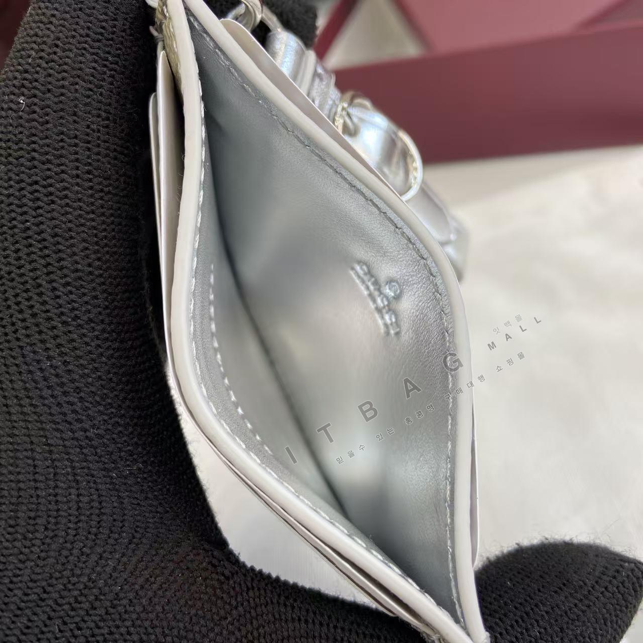 ����  GG ������ ��Ʈ�� ī�� ���̽� 819121-3   24/�Ż�
