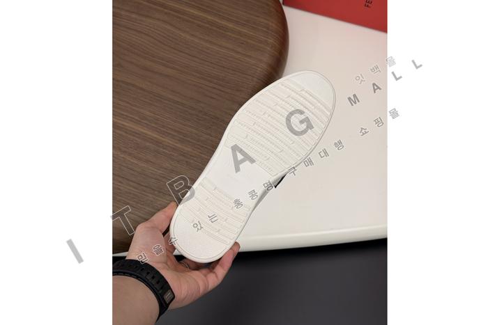 �䷹���� ���� ����  YF4699 ��