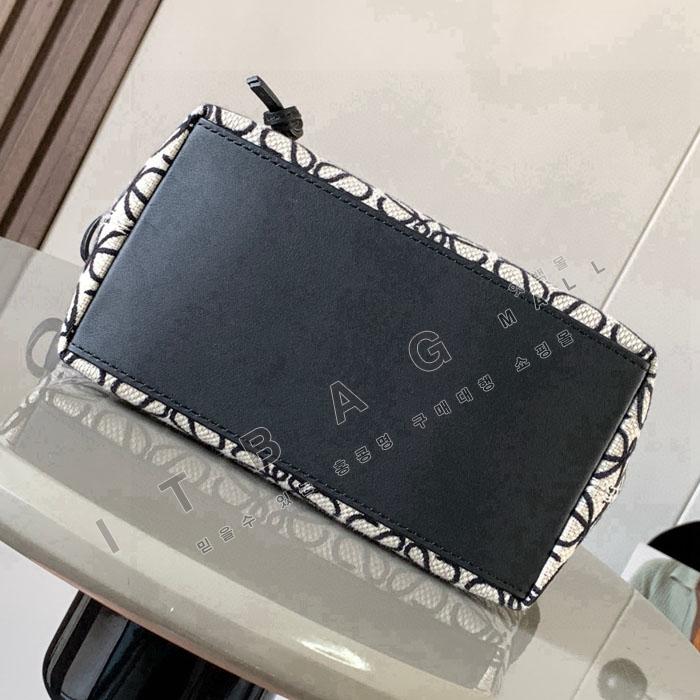 �ο��� ���� �Ƴ��׷� ť���   L6939