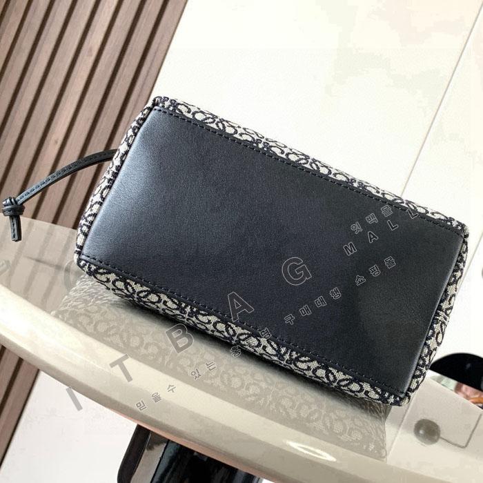 �ο��� ���� �Ƴ��׷� ť���   L6939-4