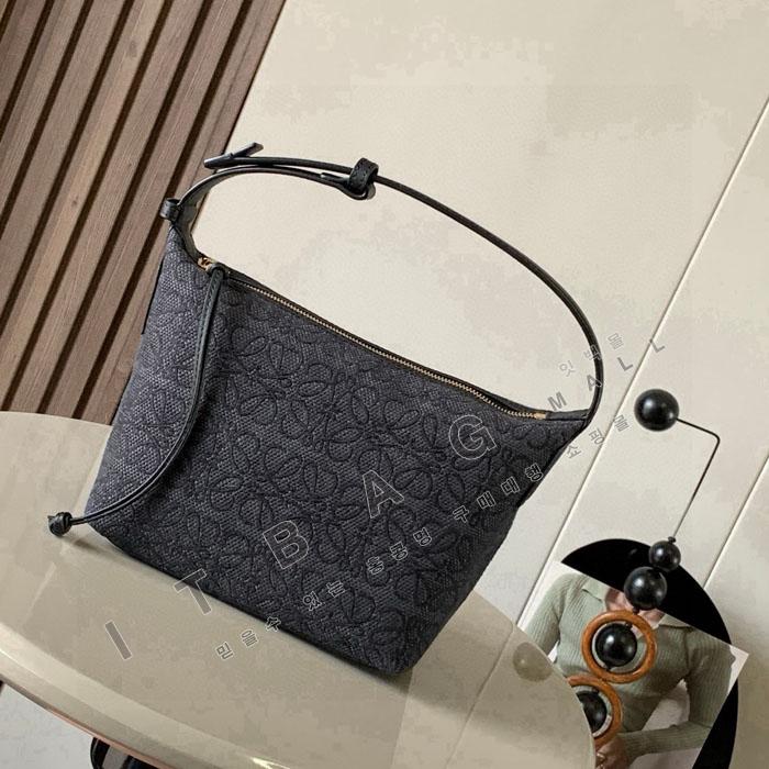 �ο��� ���� �Ƴ��׷� ť���   L6939-6