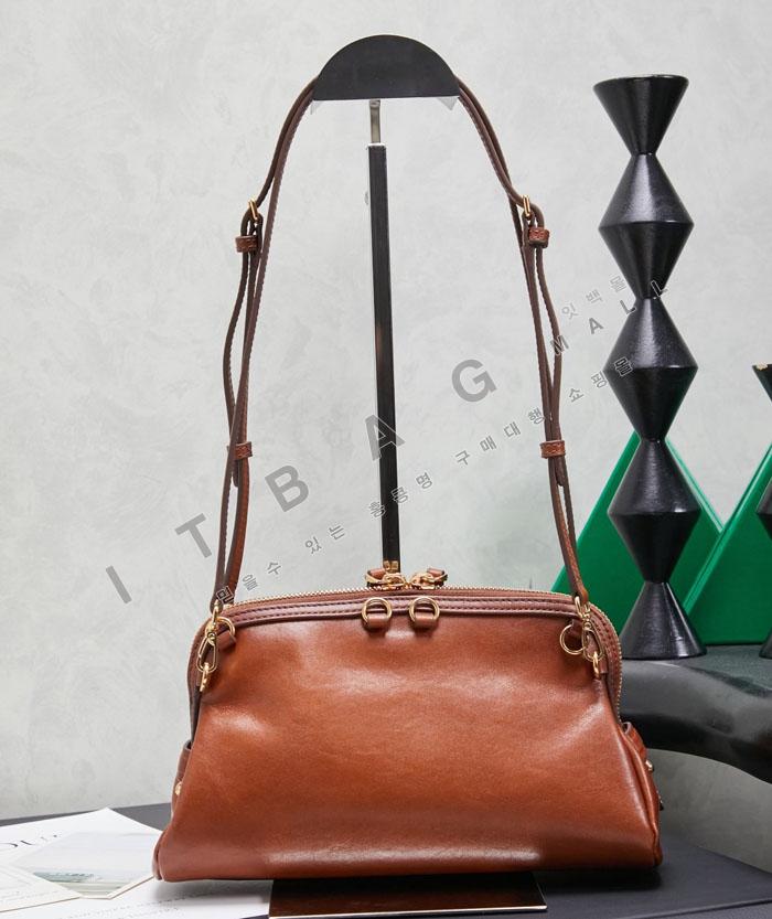 �̿�̿� ī������ ���� Ŭ��ġ ����� 5BF131-1    26/�Ż�