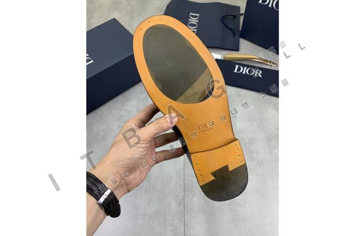 ���  ���� ����   YF2142 ��