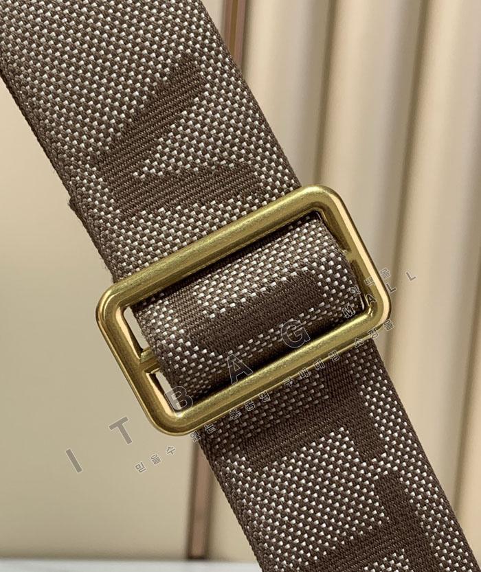 ���̺��� �� ũ�ν���   M29273  25/�Ż�